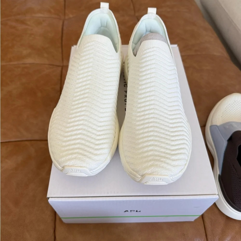 APL Women's Techloom Traveler - Picture 2 of 9